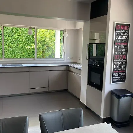 Beautiful Villa, 8p, Comfort, Quiet, Beaches And Center Villa