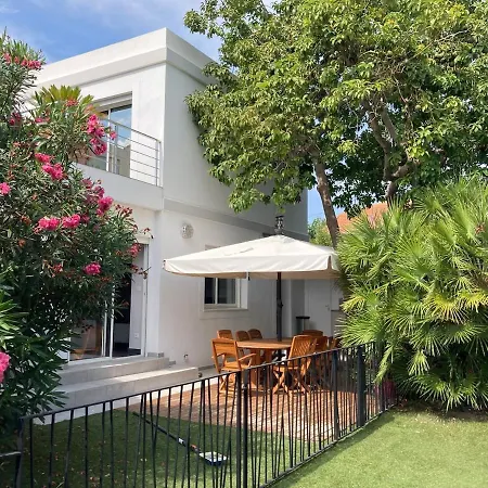 Beautiful Villa, 8p, Comfort, Quiet, Beaches And Center Villa *