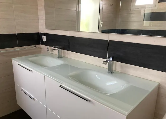 Beautiful Villa, 8p, Comfort, Quiet, Beaches And Center Villa Antibes